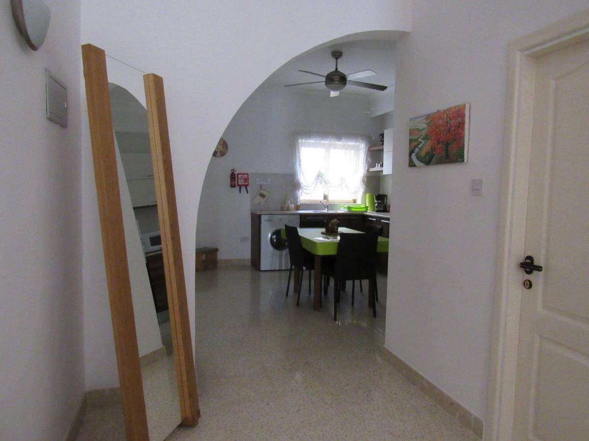 Central Studio Apartment Santa Vennera エクステリア 写真